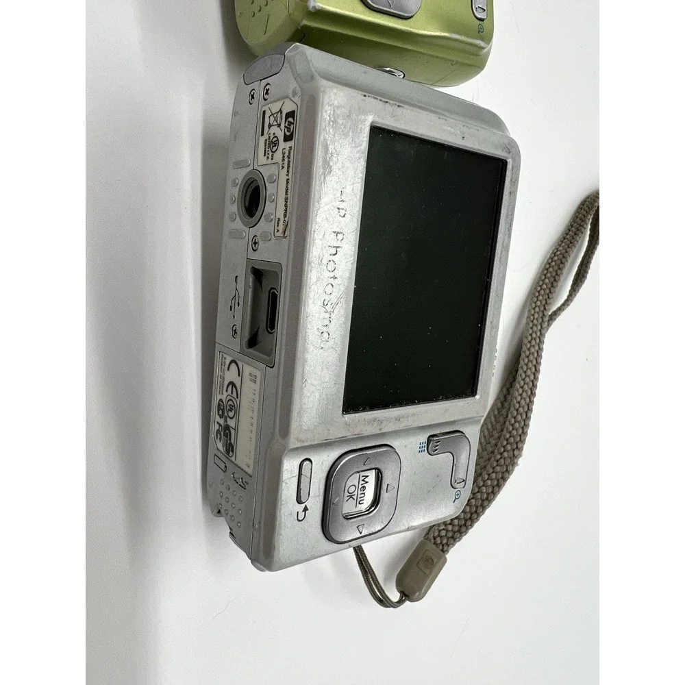 Lot Of‎ 2 HP PhotoSmart M547 6.2MP Digital Cameras For Parts